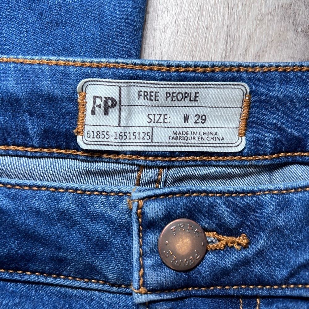 Free People Just Float On Jericho Blue Bell Bottom Flared High Rise Jeans Size29 - Picture 14 of 15